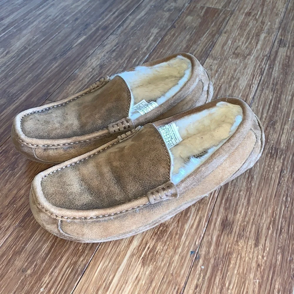 🌟Host Pick🌟Men’s UGG Leather Slippers